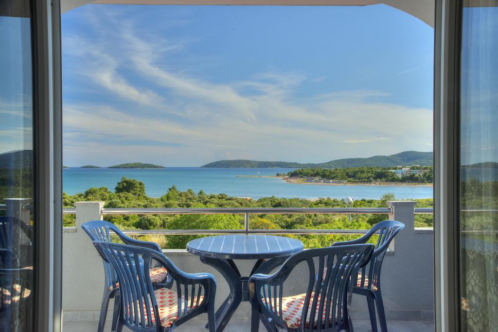 Apartments Peran Šibenik Rum bild