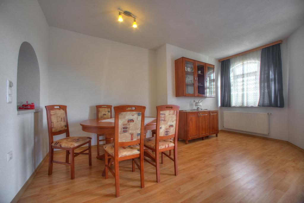Apartments Peran Šibenik Rum bild