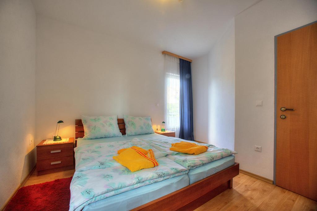 Apartments Peran Šibenik Rum bild