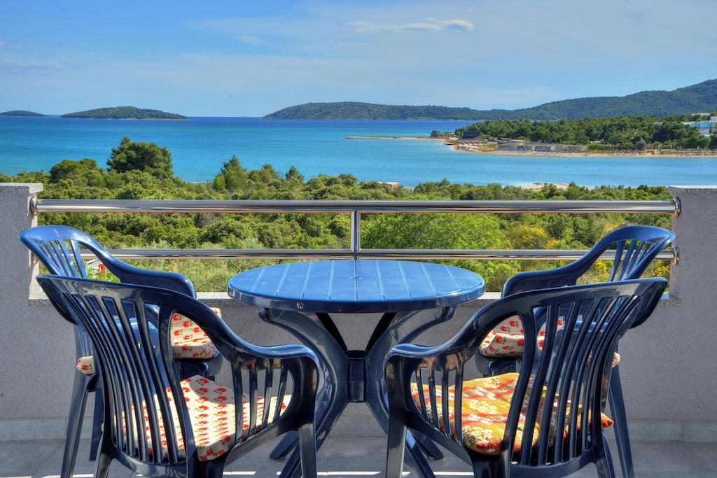 Apartments Peran Šibenik Rum bild